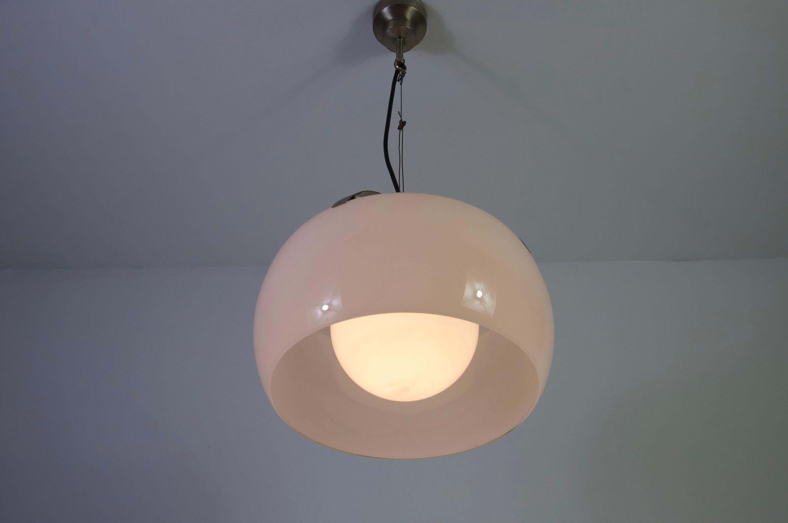'Omega' Hanglamp van Vico Magistretti voor Artemide, Italië, 1960 photo buy