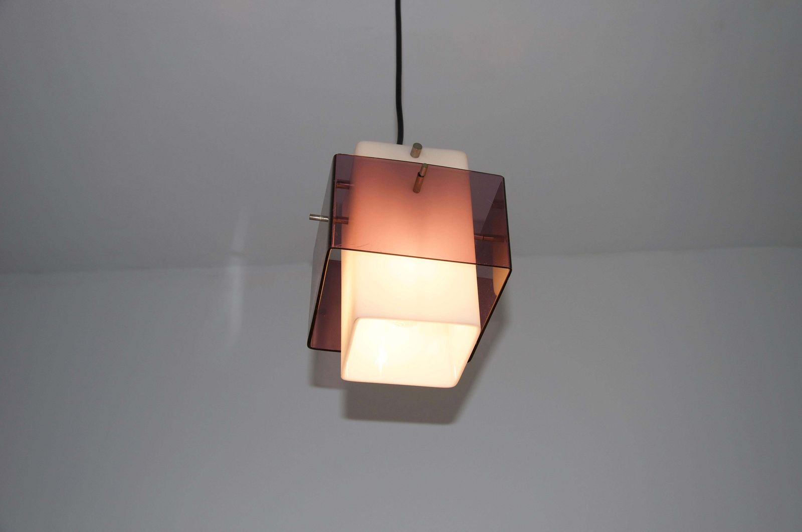 456.0 1 van 2 Hanglamp van acrylglas, Duitsland, jaren 1970 photo