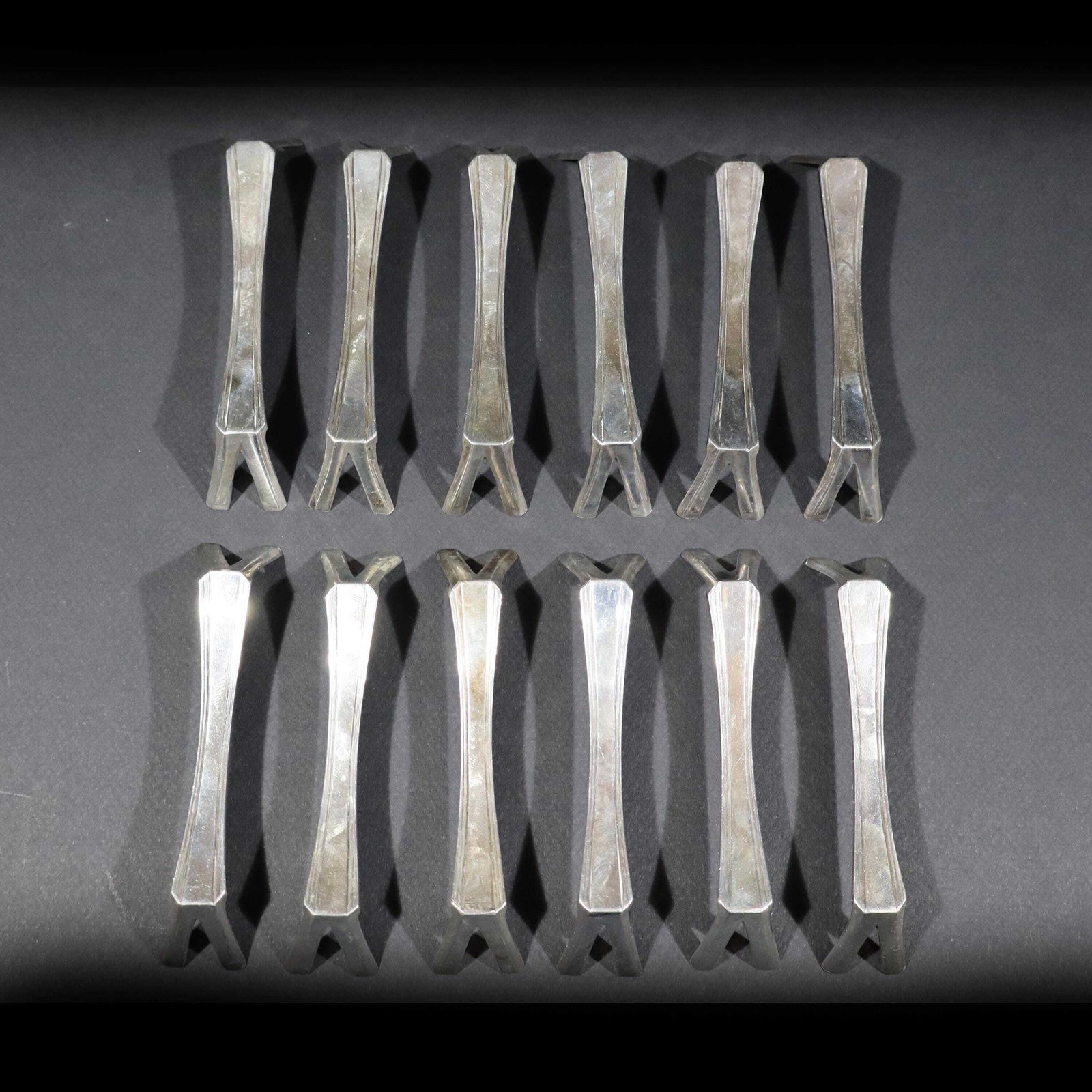 Franse art deco messenleggers in verzilverd metaal, set van 12, modernistische eettafelaccessoires photo 160.0