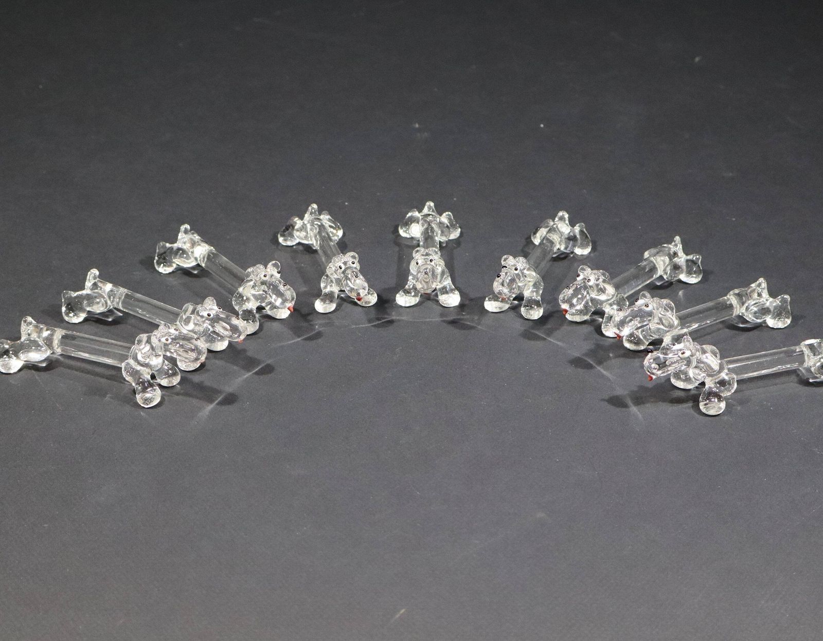 Lot de 10 porte-couteaux en cristal français, figurines de bassets, années 1950 photo 174.0