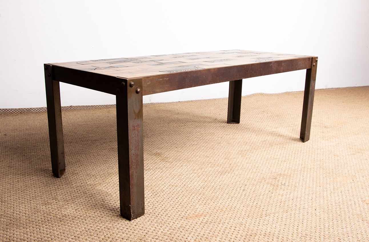 1800.0 Table basse en céramique émaillée, pied en acier, par Jean Garbero, Vallauris, 1950 photo