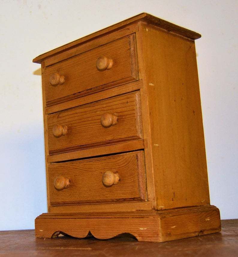 1950s Three Draw Pine Cabinet Drawer Wooden Desk Industrial Specimen Collectors Apprentice Antique Vintage