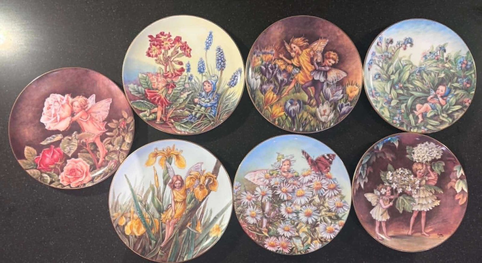 Woonaccessoires Vintage Flower Fairies Collector Plates Set van 7 – Border Fine Bone China England – Cicely Mary Barker – Festival – Genummerd – Gouden Rand photo