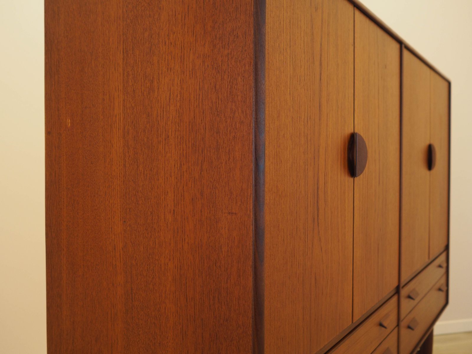photo vinterior Teakhouten highboard, Deens design, jaren 1960, gemaakt in Denemarken