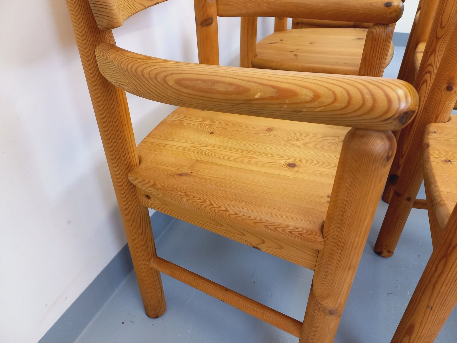 3416.0 6 Rainer Daumiller Grenen Stoelen Met Armleuningen photo