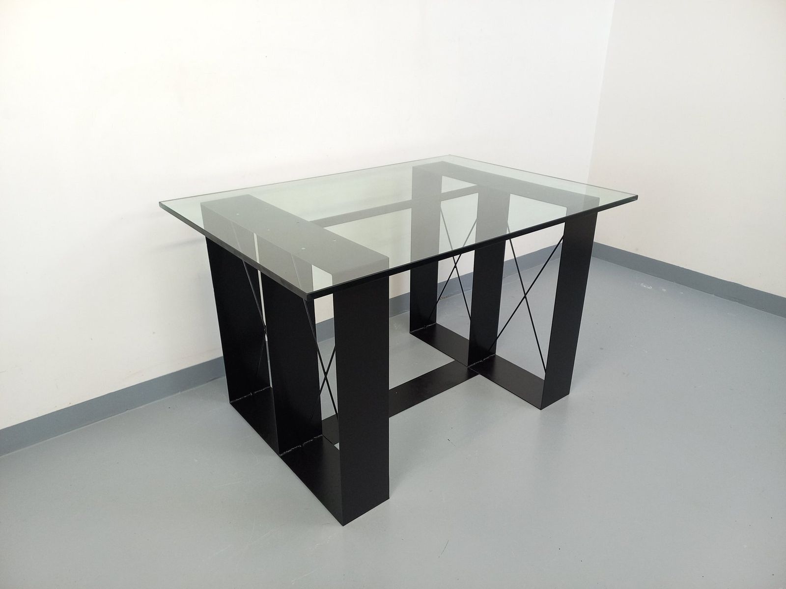 Rectangular High Table In Glass And Black Metal