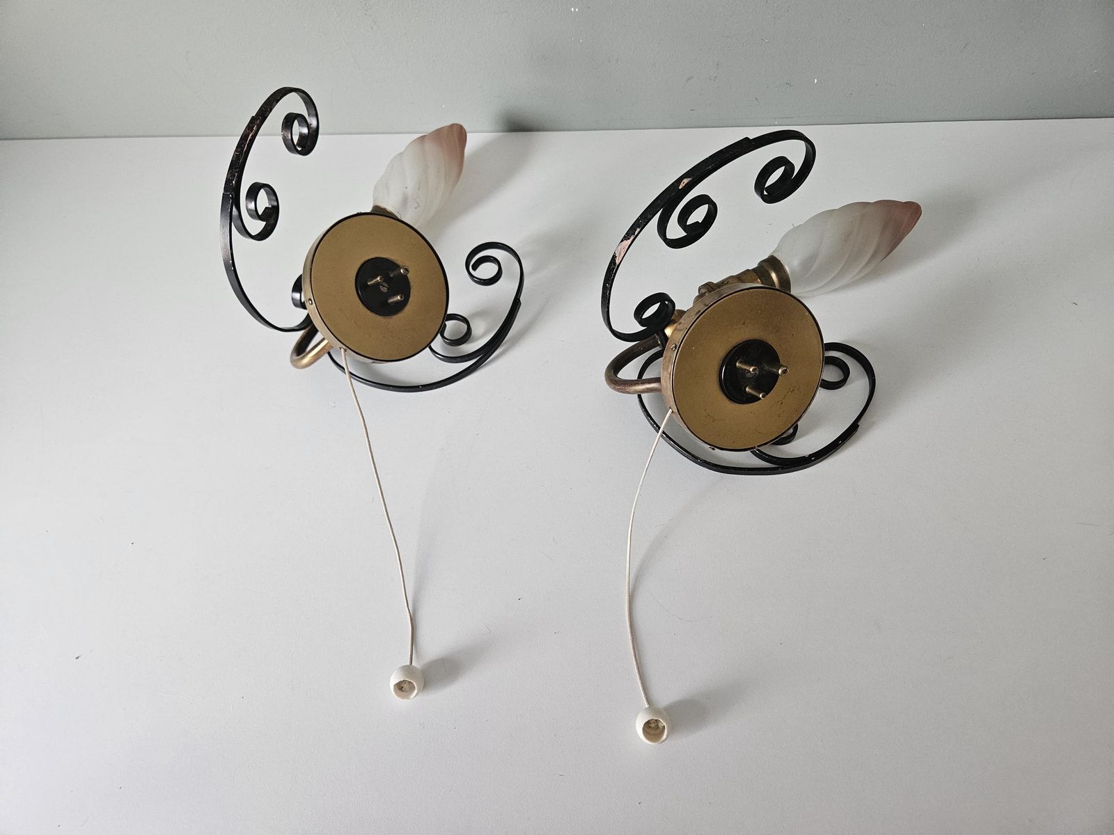Pair Of Vintage Wall Lights | Brass &Black | Uk B22 Bayonet Fitting + Uk Plugs | Pull Cord Switch | Mid Century Sconces | Read The Condition photo vinterior