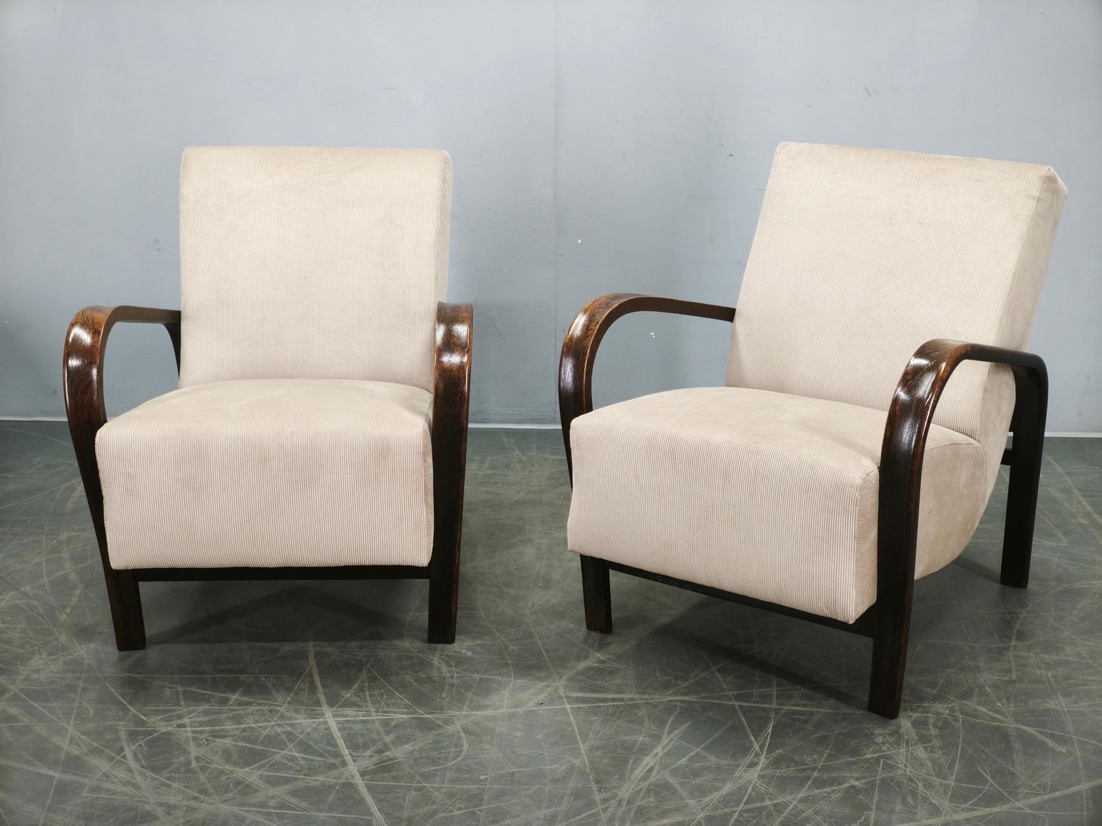 Paire de fauteuils Kropáček & Kozelka pour Interiér Praha, années 1940 photo furniture