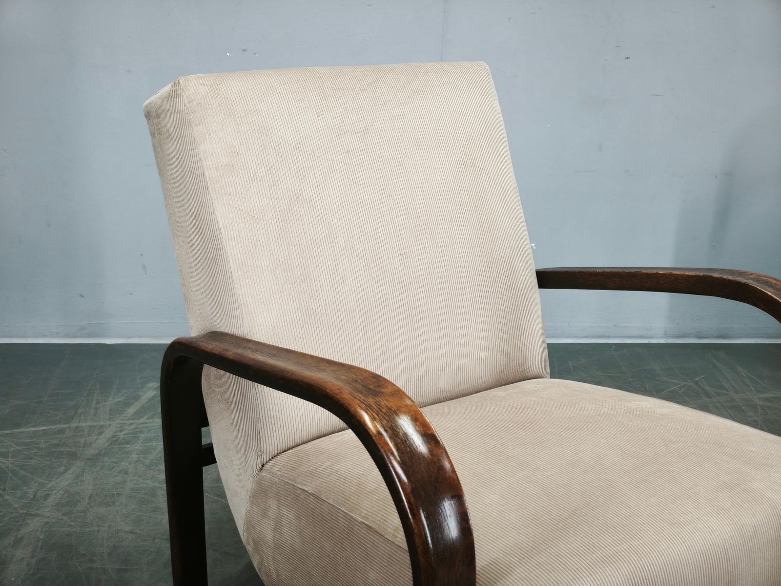 photo furniture Paire de fauteuils Kropáček & Kozelka pour Interiér Praha, années 1940