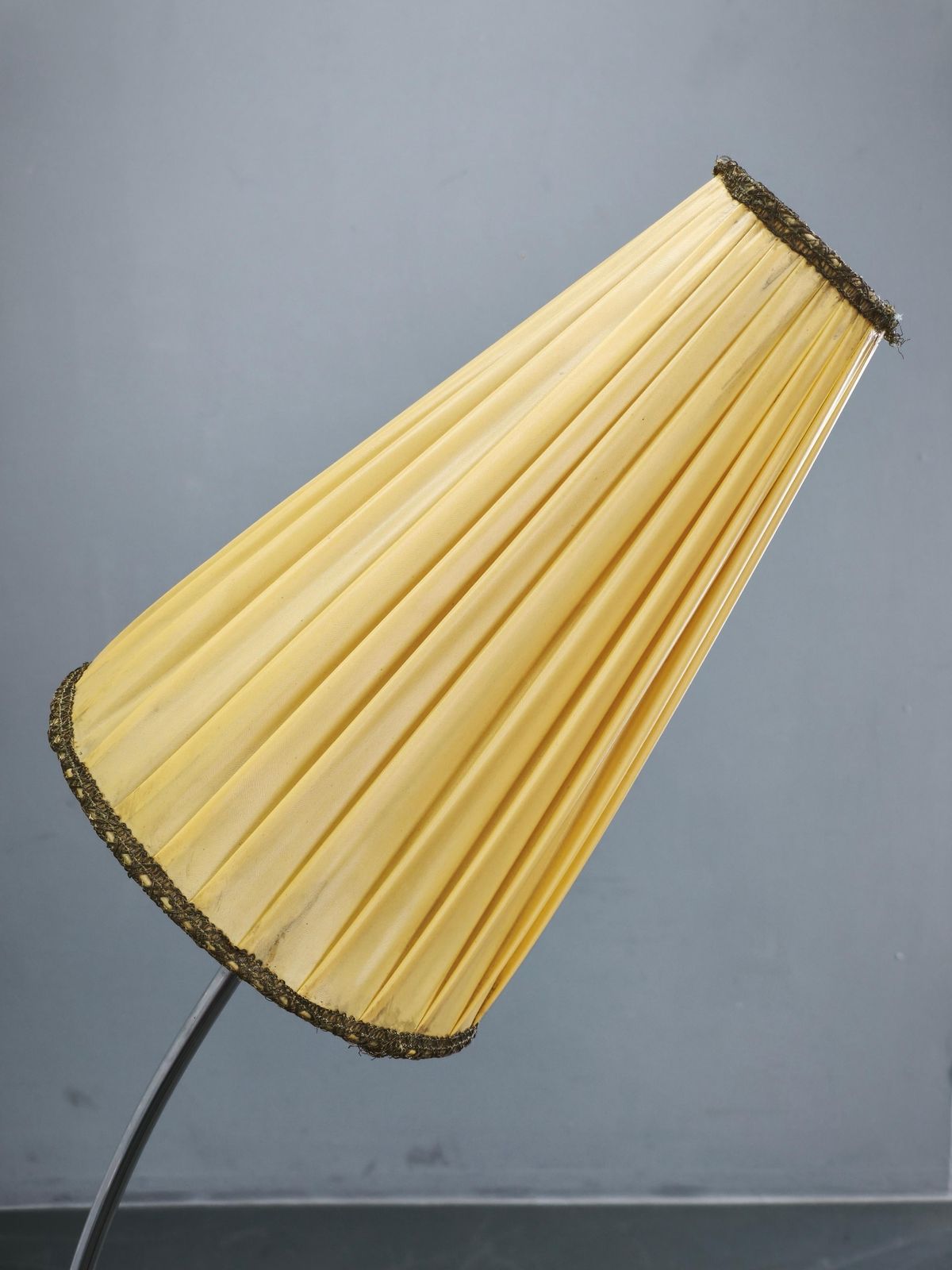 photo for sale Zeldzame Duitse verstelbare driepunts vloerlamp, jaren 1960