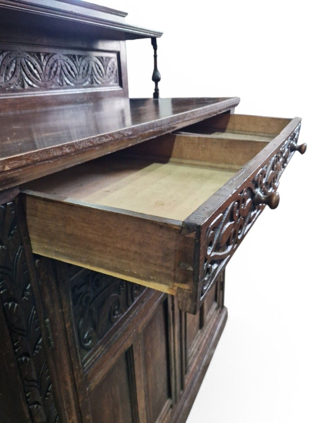 photo vintage Antique Carved Oak Buffet Sideboard Cabinet Dresser Display Cupboard Storage