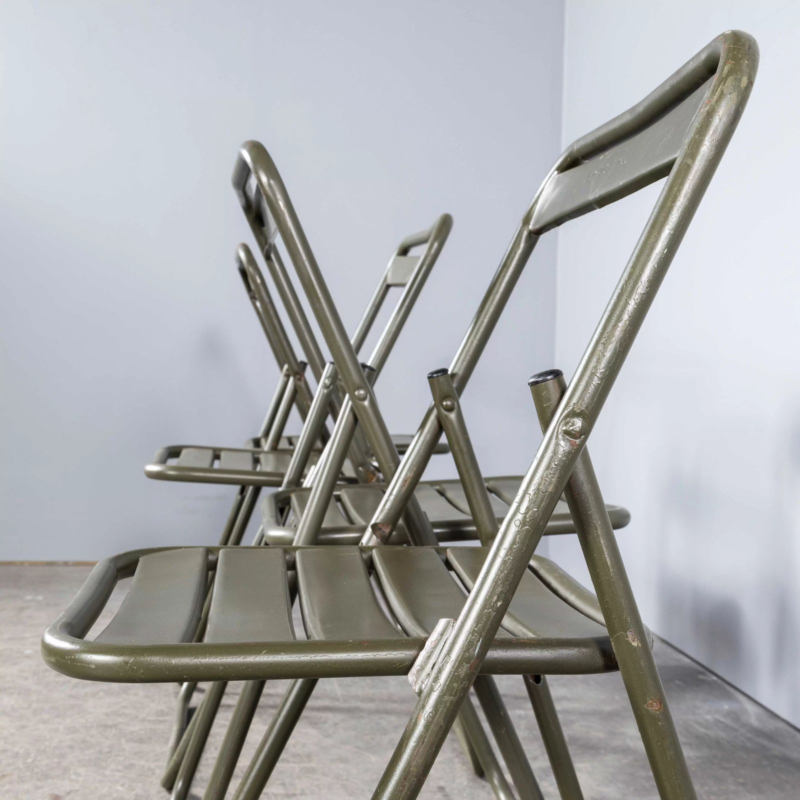 photo vinterior 1970’s New Old Stock Original French Army Surplus Folding Chairs