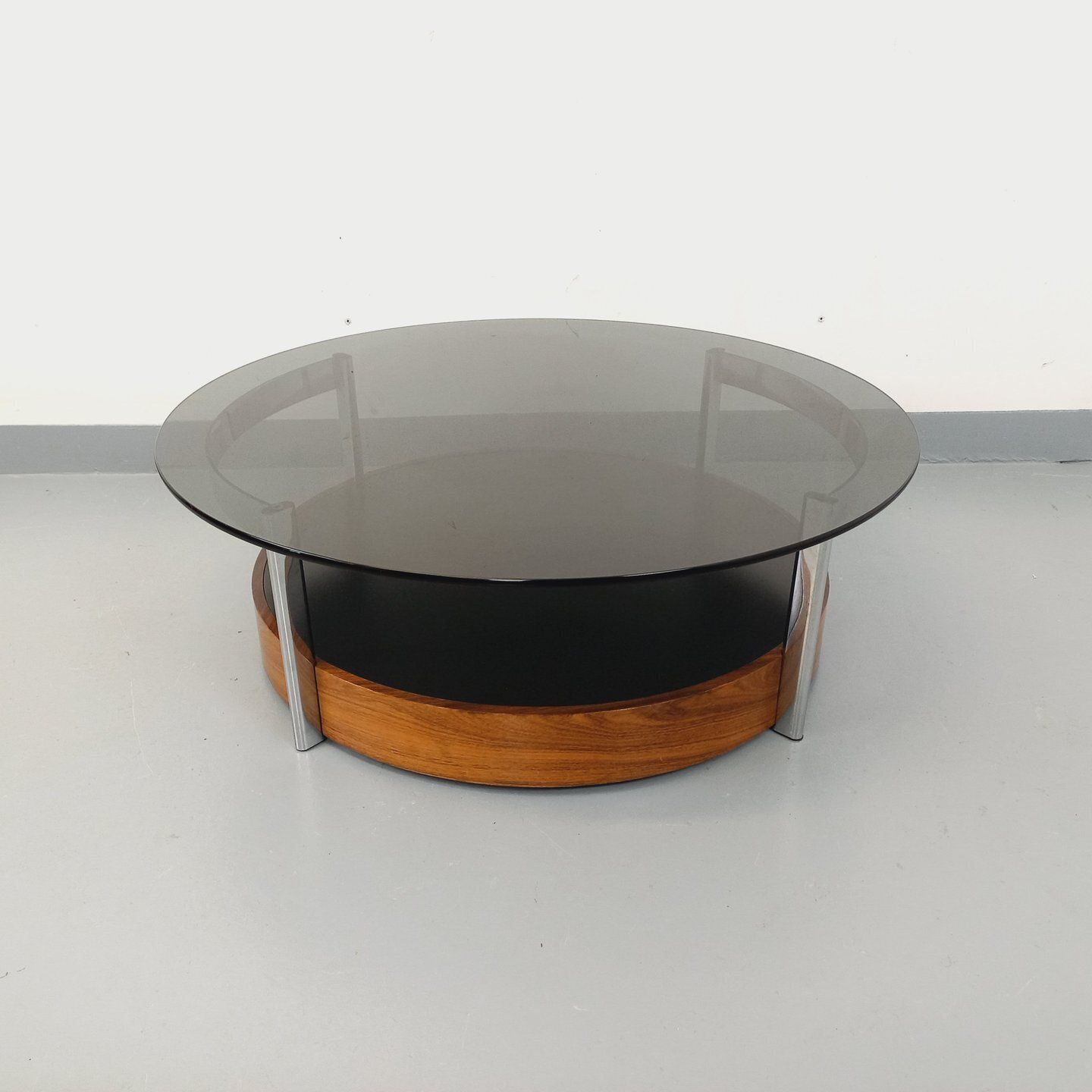 Round Coffee Table In Rosewood, Chrome Plated Metal And Smoked Glass photo for sale