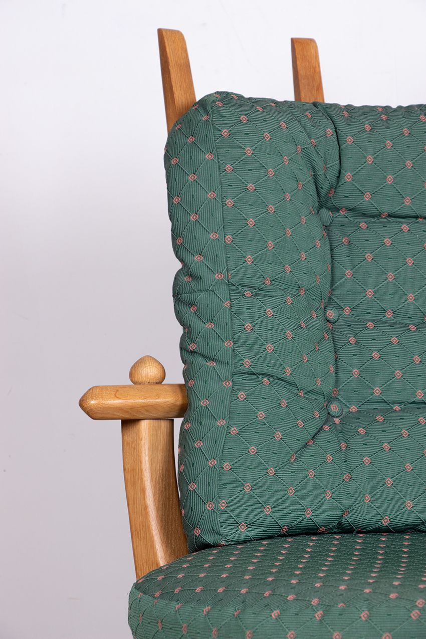 photo furniture Grand fauteuil français en chêne massif par Guillerme et Chambron pour Votre Maison, 1960.