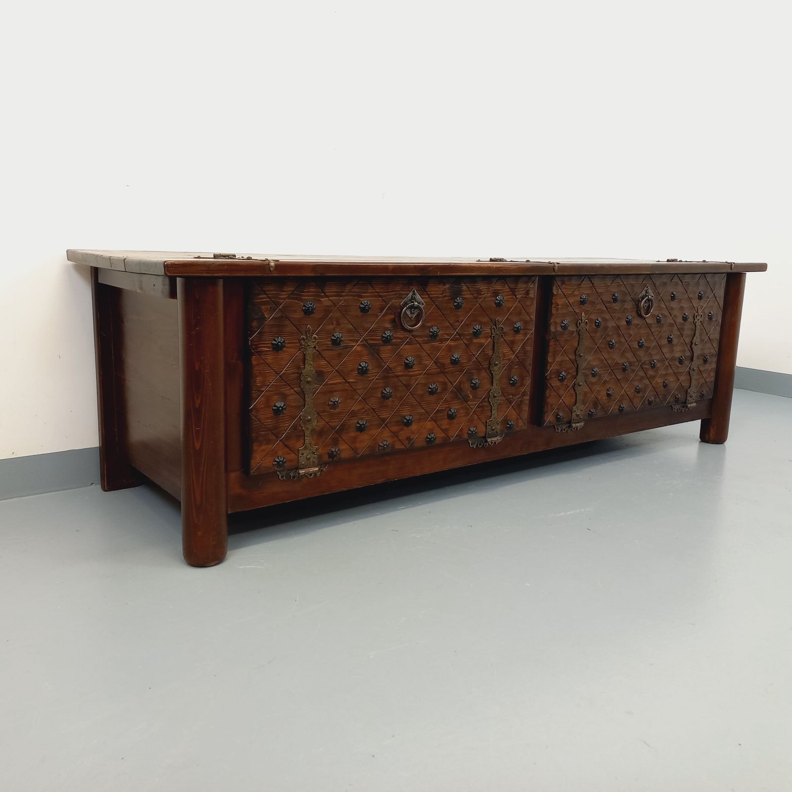 Georges Robert Brutalist Pine Dressoir photo furniture