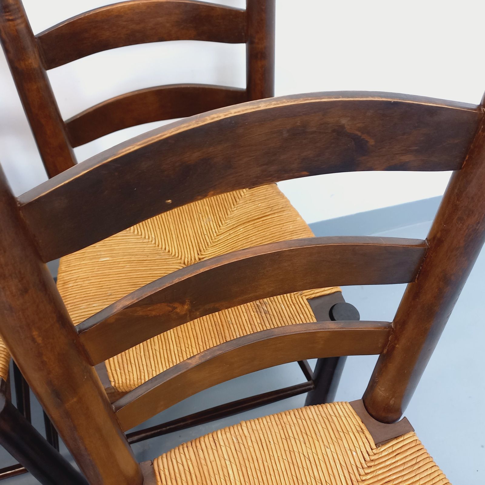 photo vinterior 6 Brutalist Chairs By Georges Robert In Wood And Straw