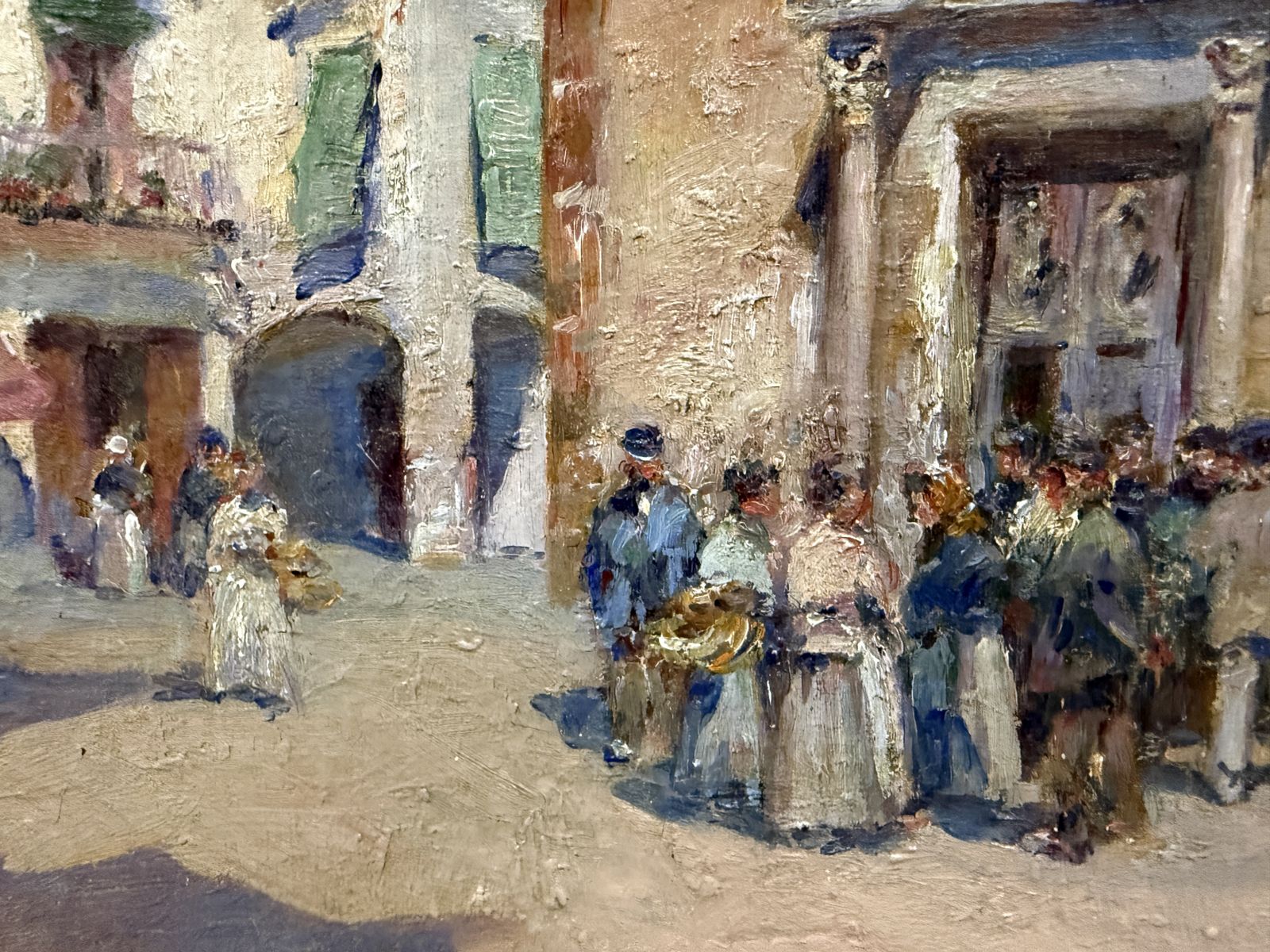 Joan Roig Soler, place d'église méditerranéenne animée de personnages, peinture à l'huile impressionniste espagnole, 1900 photo for sale