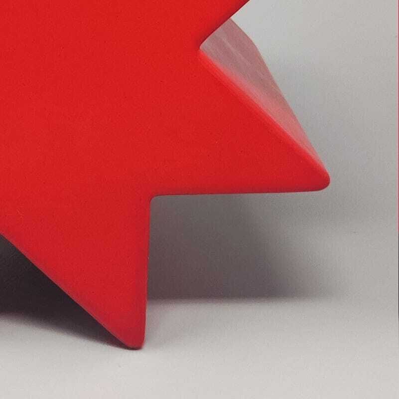 Woonaccessoires 1980s Ettore Sottsass "Hsing" Rood Geglazuurde Keramische Vaas Voor Alessio Sarri photo