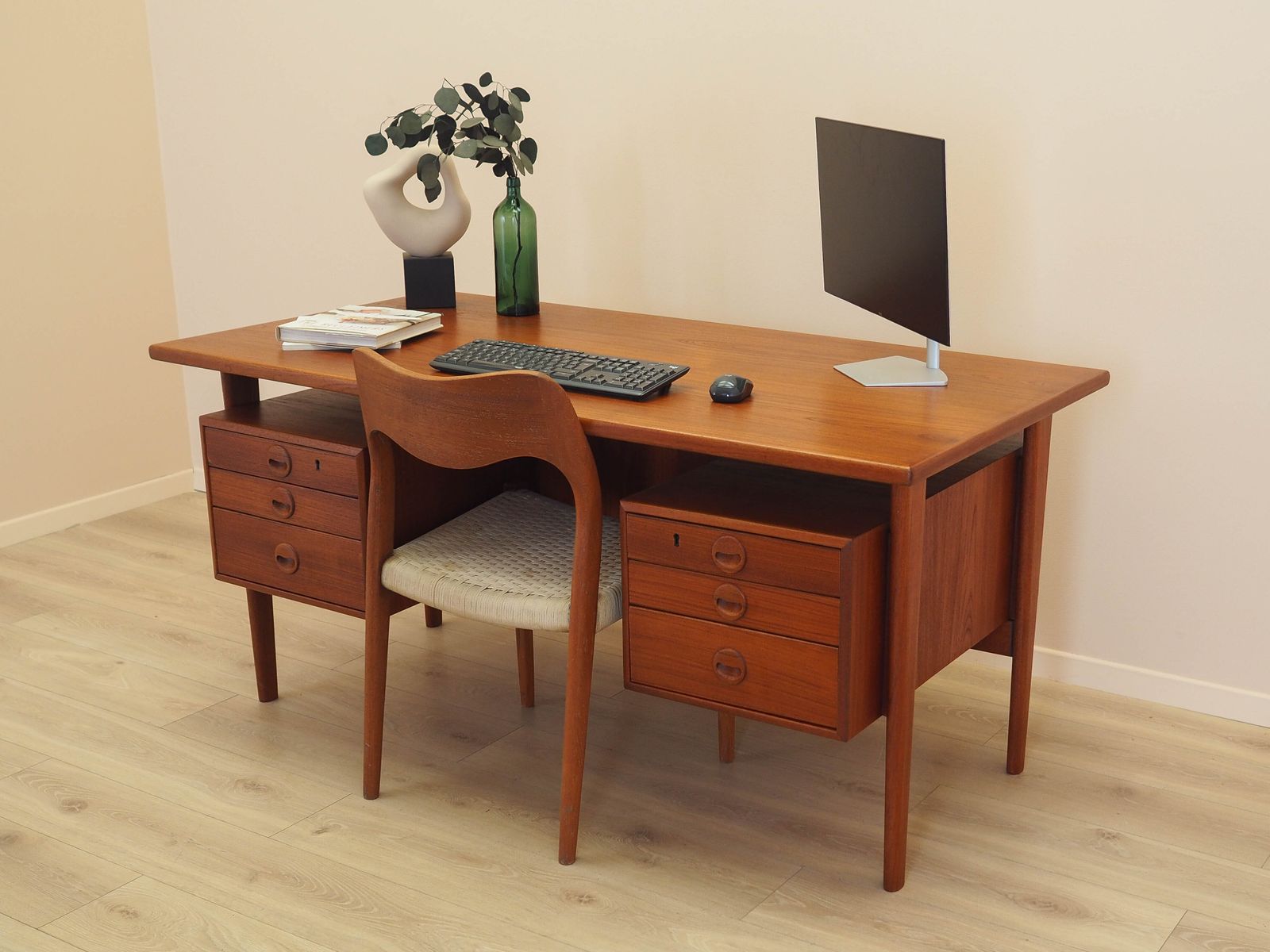 Teakhouten bureau, Deens design, jaren 1970, ontwerper: Kai Kristiansen photo for sale