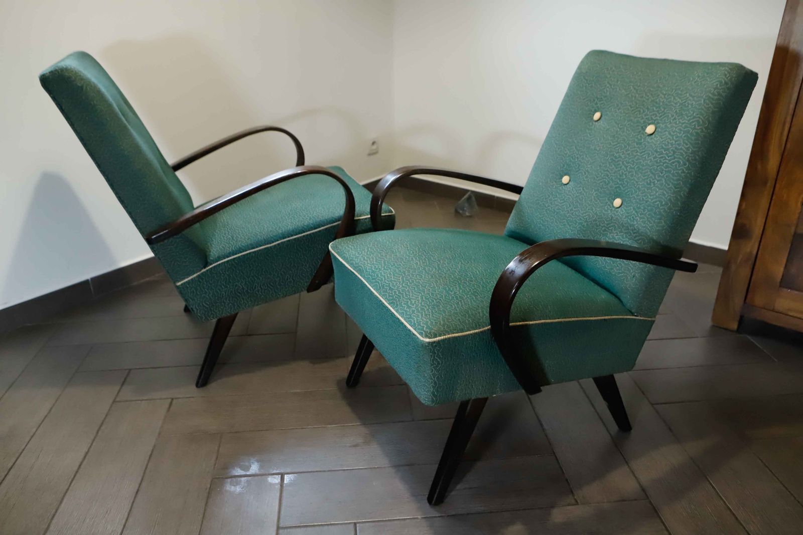 Set van 2 TON lounge fauteuils van Jaroslav Šmídek photo furniture