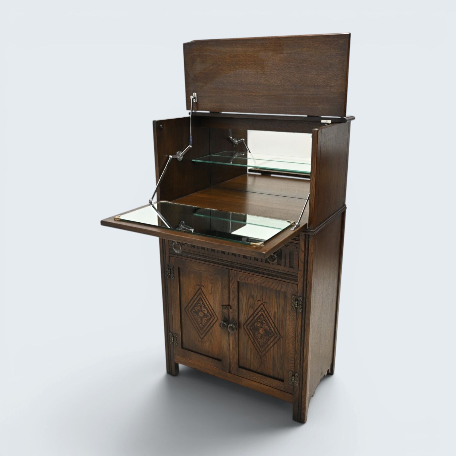 photo vintage Jaycee Wine/Gin Drinks Cabinet Mirrored Pouring Surface Free Delivery