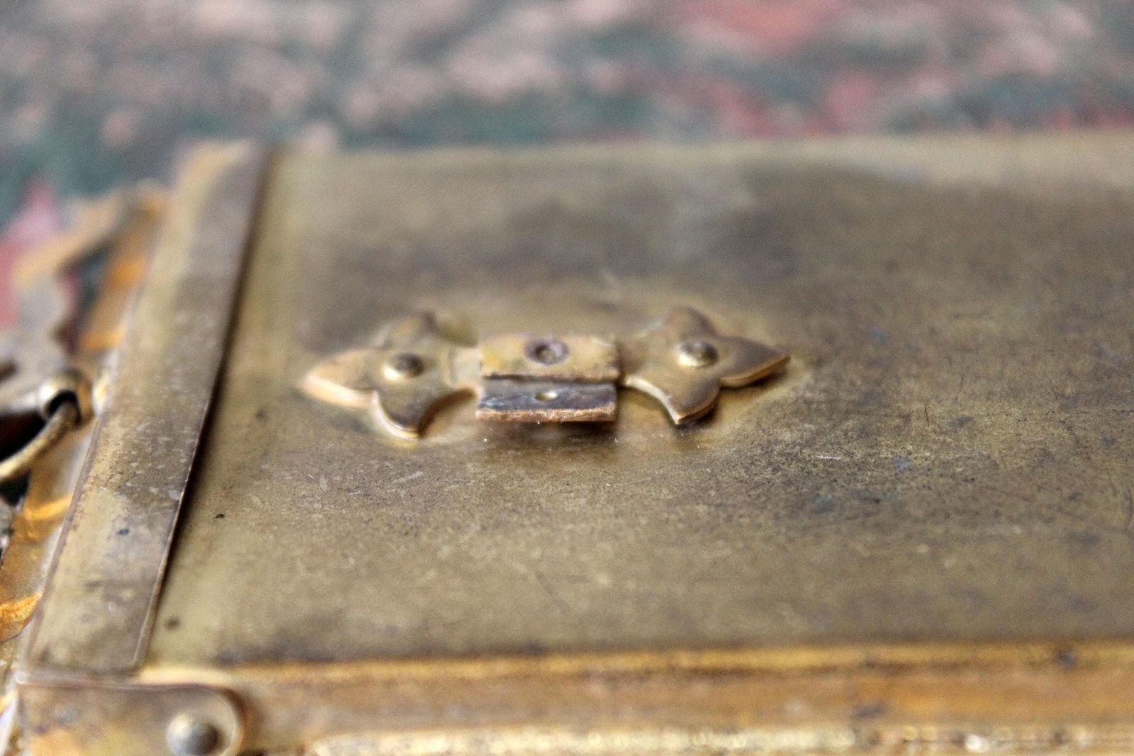 photo vintage Antique Gilded Bronze 19th Century French Photo Frame, Champleve Enamel Work, Louis XVI Style, Napoleon XIX, Ribbon Top, Chip On Glass