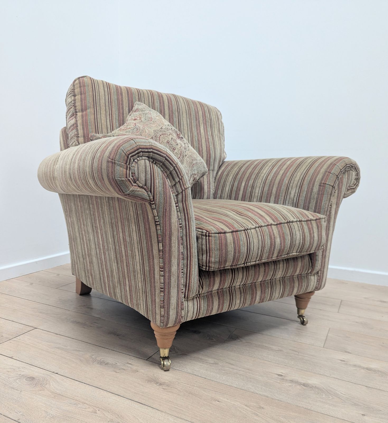 Vintage Comfy Parker Knoll Club Chair Delivery Available 0335.