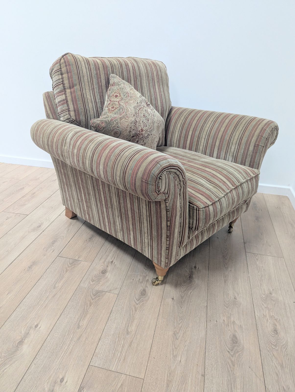 Fauteuil club vintage Parker Knoll Comfy, livraison disponible 0335. photo vintage