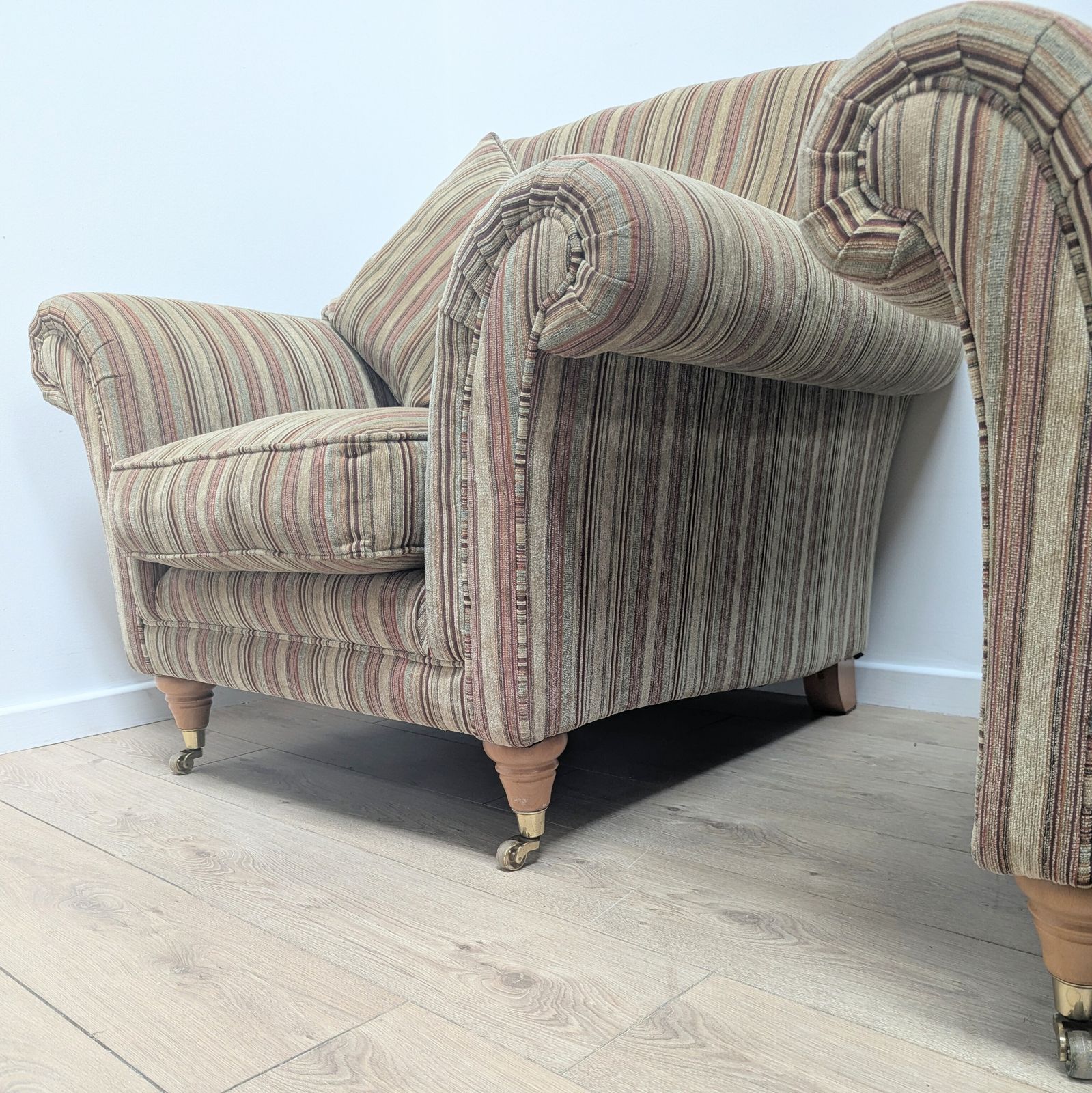Pair Vintage Comfy Parker Knoll Club Chair Delivery Available 0335. photo vintage