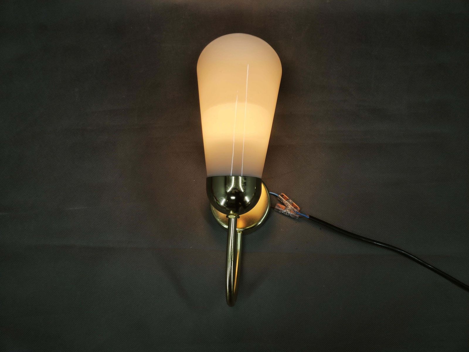 Verlichting Paar Messing Opaline Wandlampen van Kamenický Šenov, jaren 1970 photo