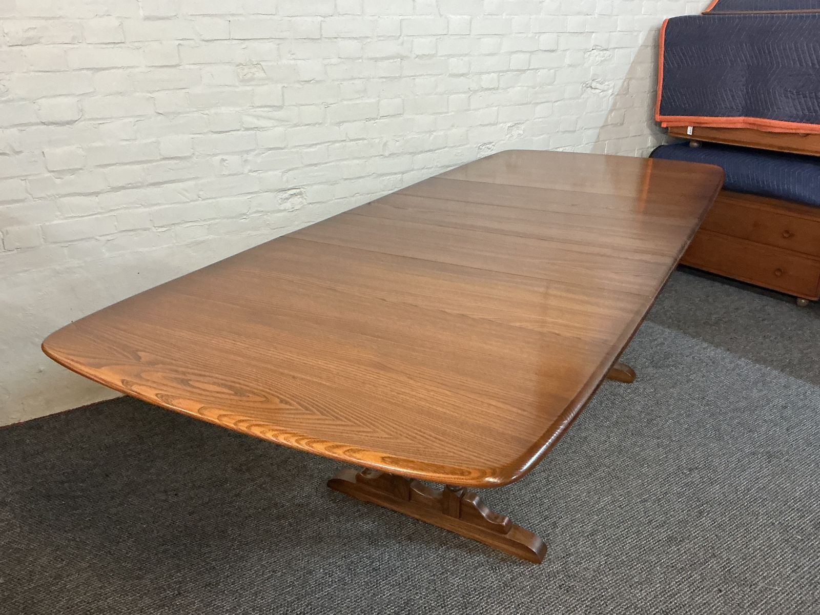 Ercol Grand Dorchester Extending Dining Table.