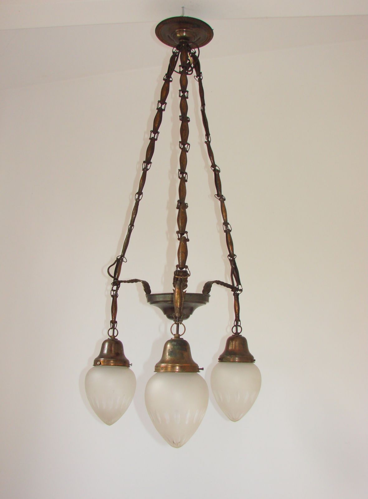Een art deco hanglamp uit de jaren 1930 photo vinterior