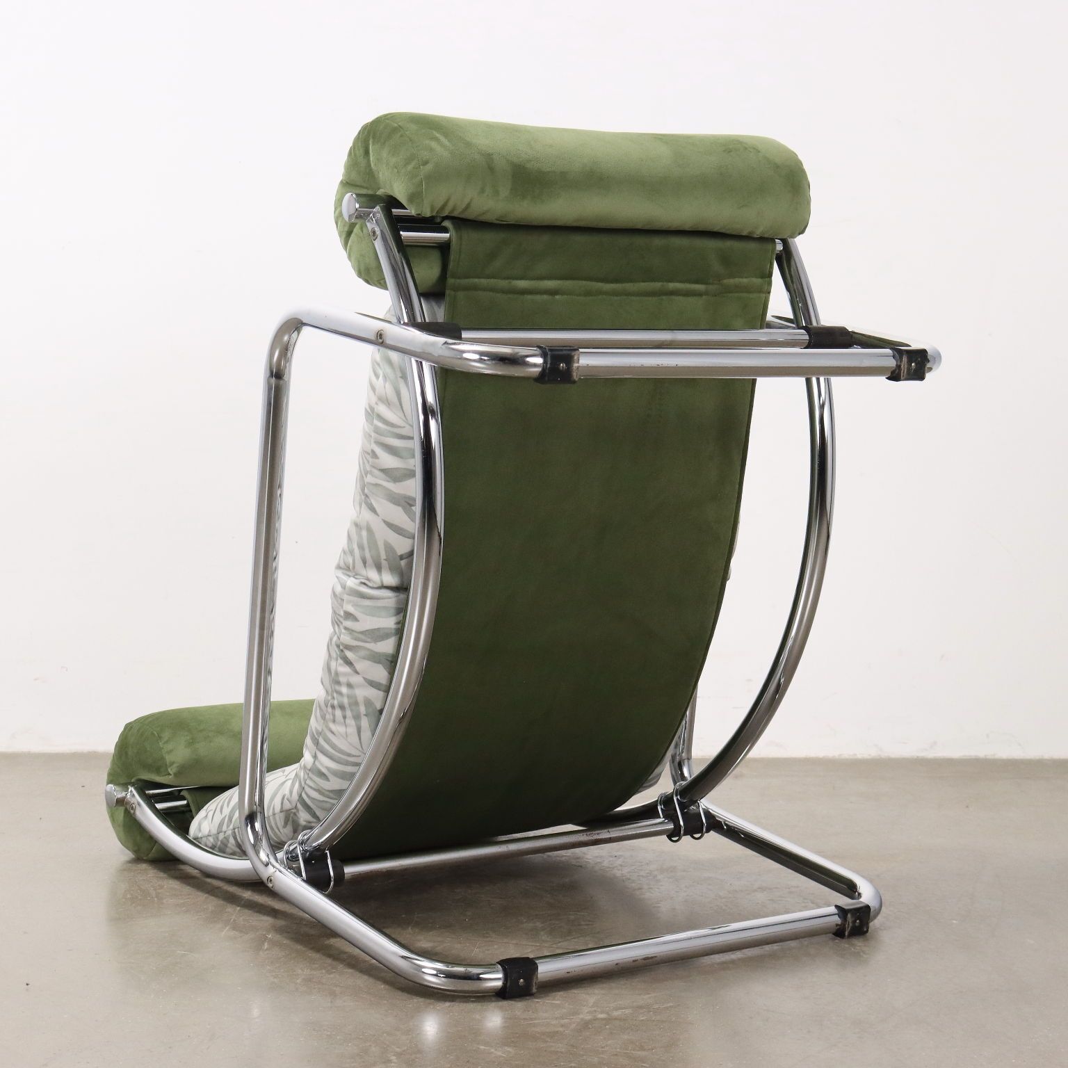 photo for sale Fauteuil vintage Jungle Collection en velours, Italie, années 1960