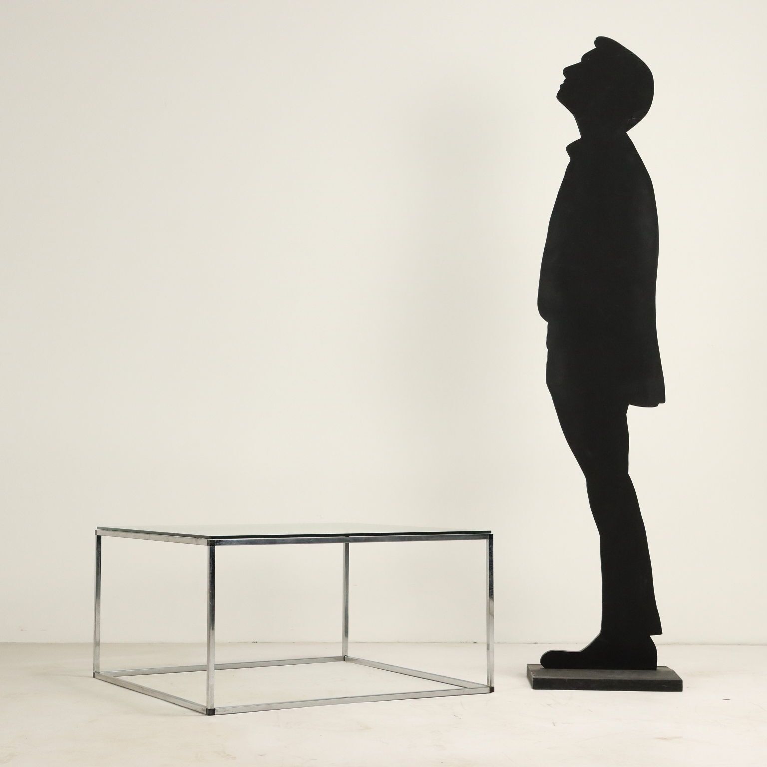 Table basse en verre et métal chromé, années 1980 photo furniture