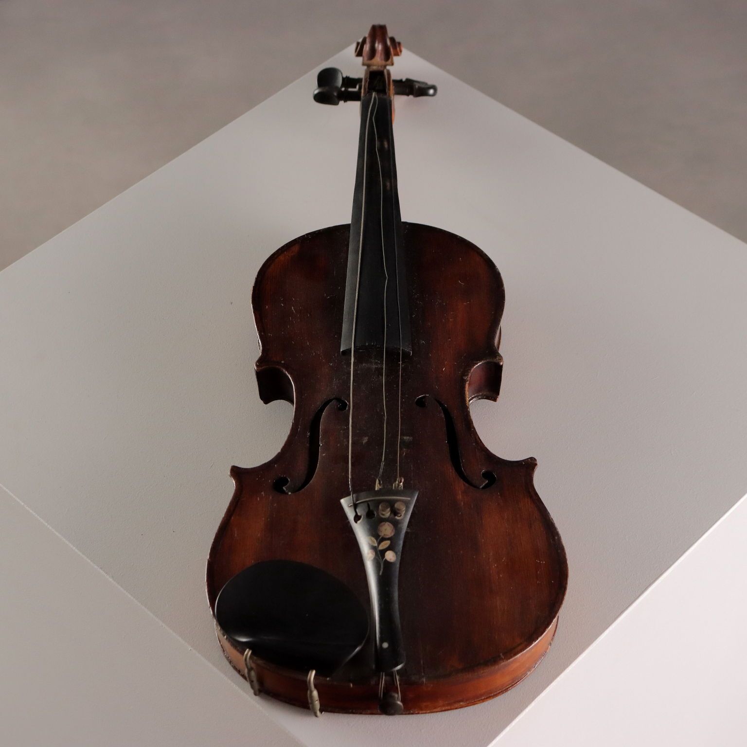 Violon d'époque avec étui en bois, France, seconde moitié du XIXe siècle photo for sale