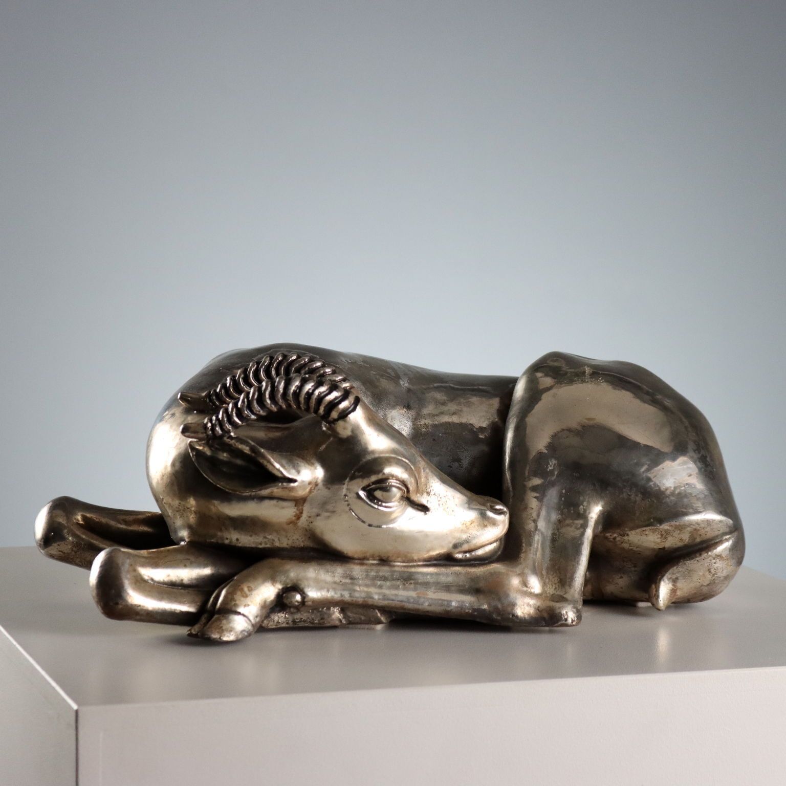Sculpture d'époque représentant une antilope, argentée, F.Lli Raddi, XXe siècle