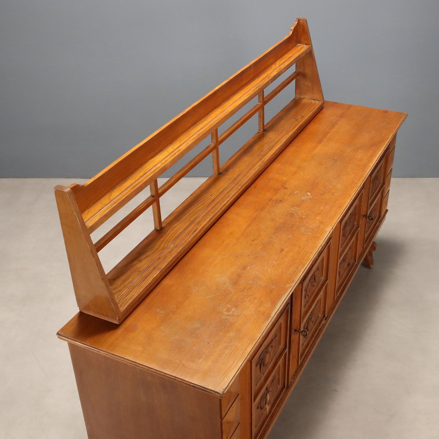 photo furniture Buffet vintage en placage de chêne, Italie, années 1950