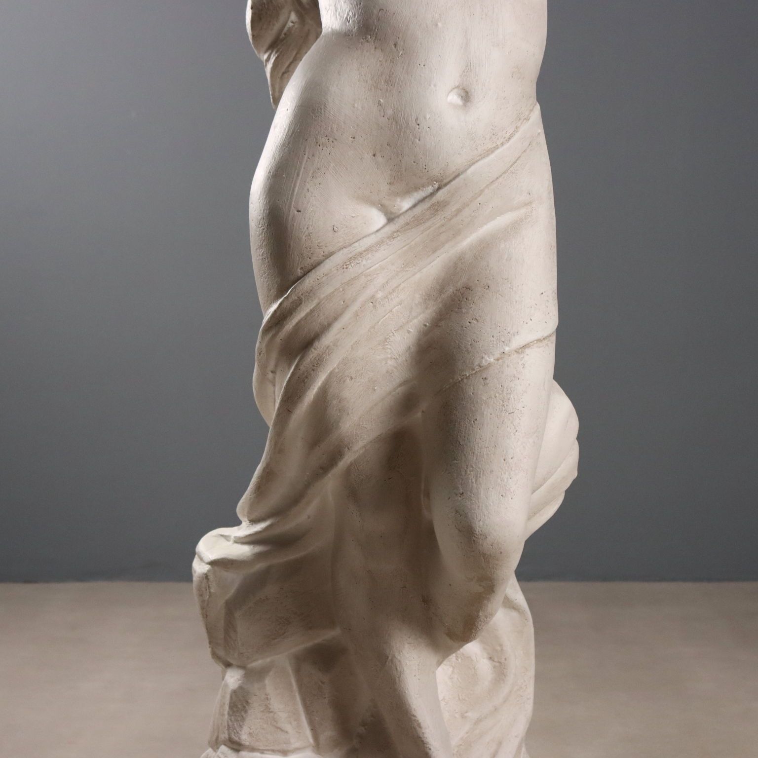 Floor Lamp With Nereid Statue In Cement photo Lighting