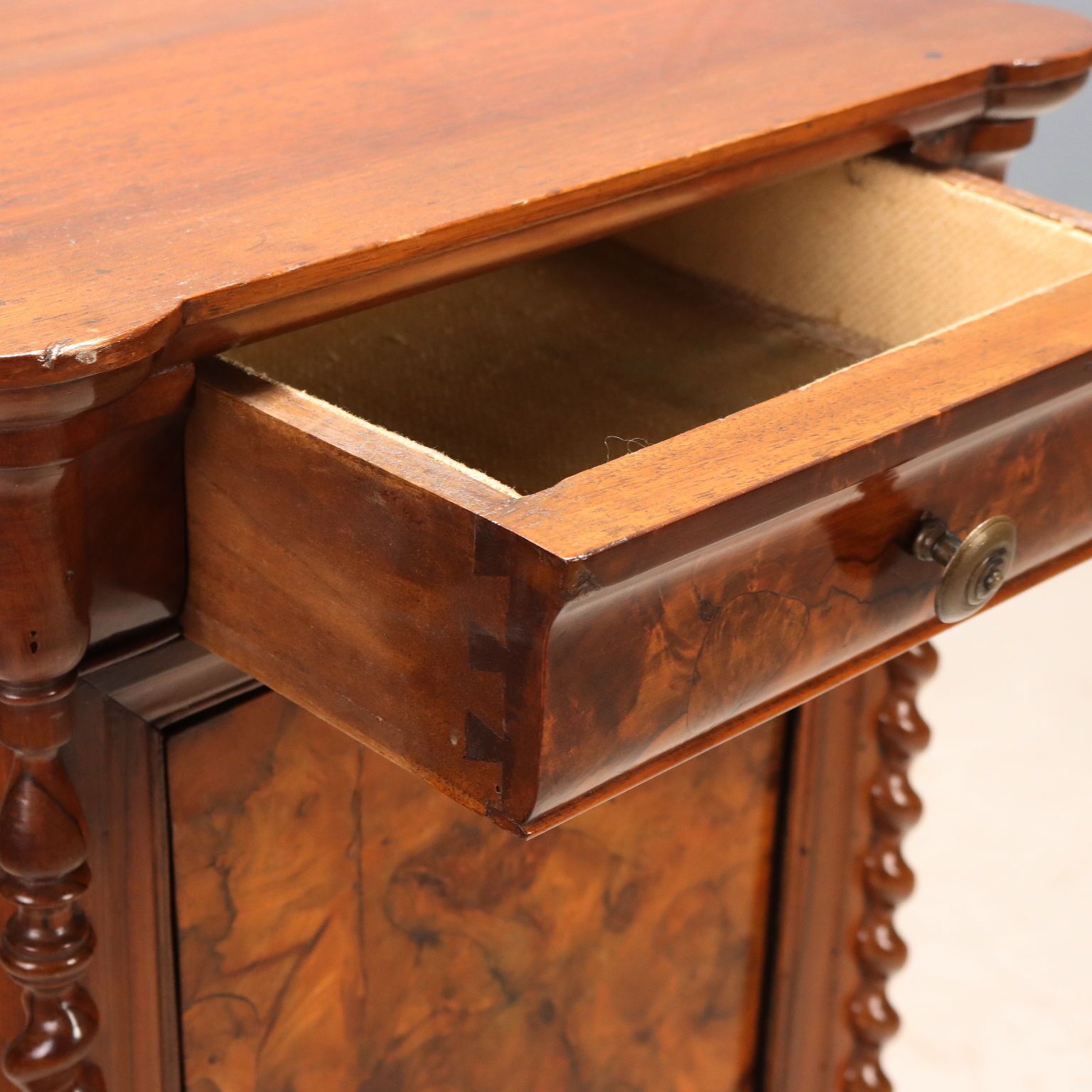 Louis Philippe Nightstand In Walnut Burl   Italy 19th Century photo vinterior
