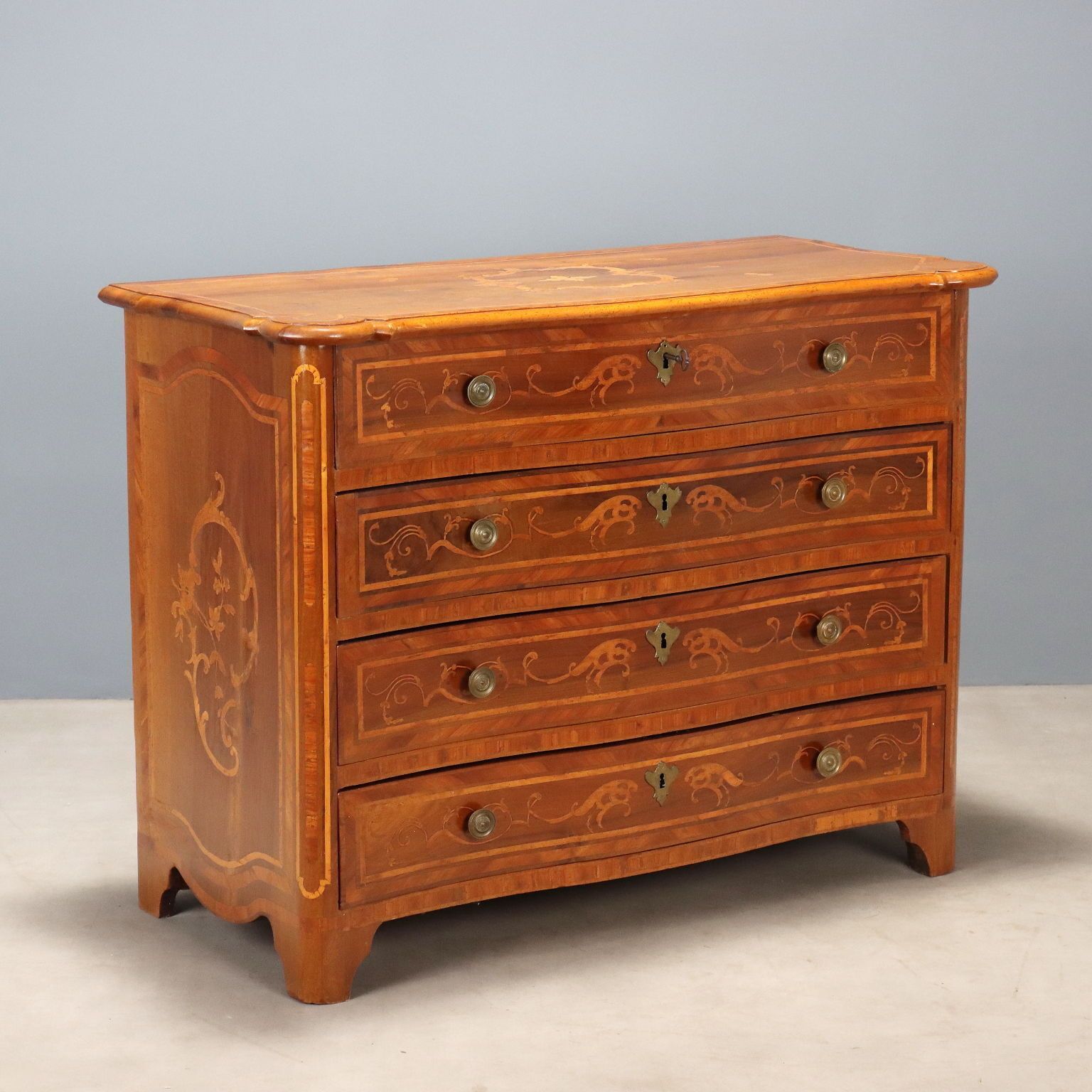Commode baroque en noyer, XVIIIe siècle