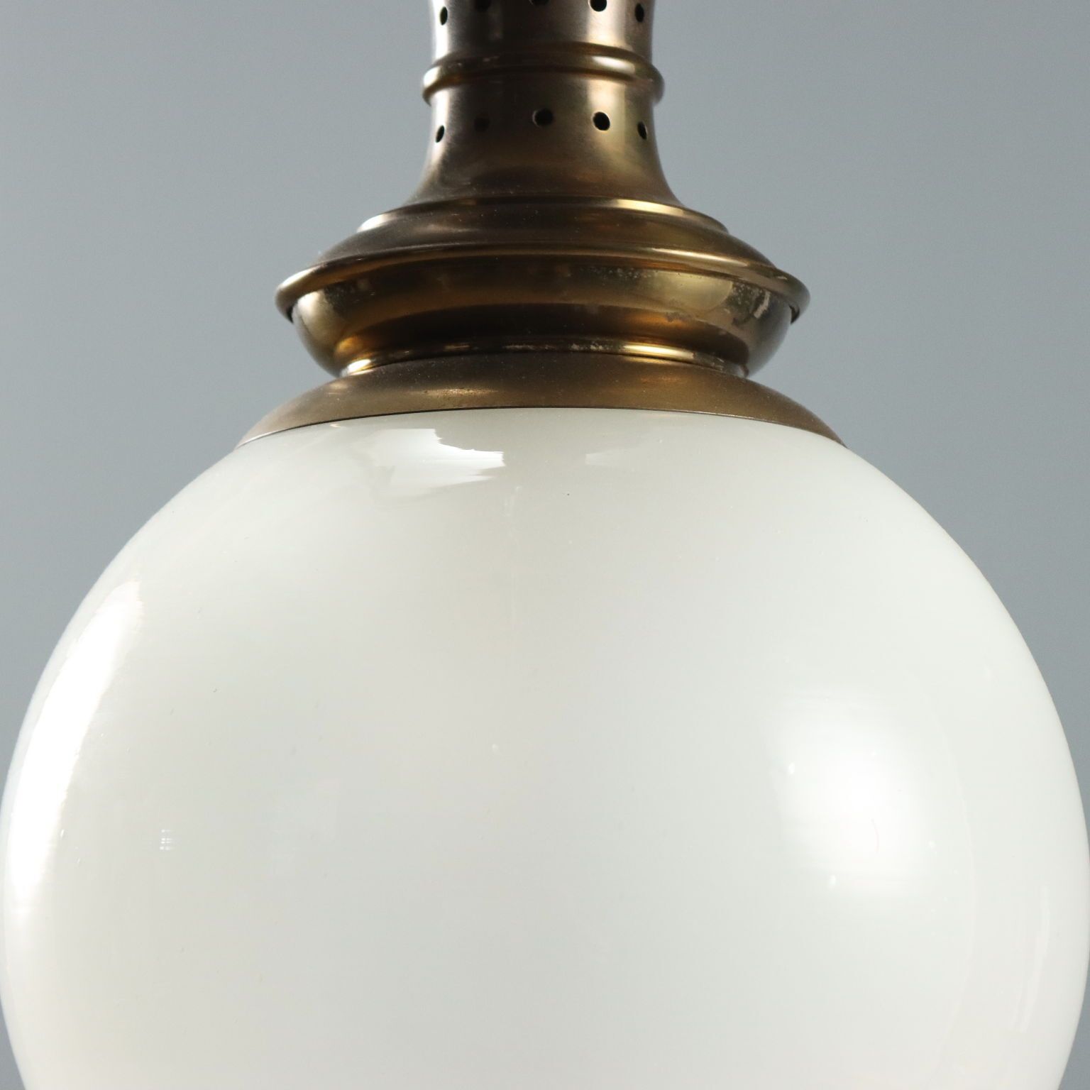 Plafonnier vintage en verre et laiton, design italien, années 1950 photo vinterior
