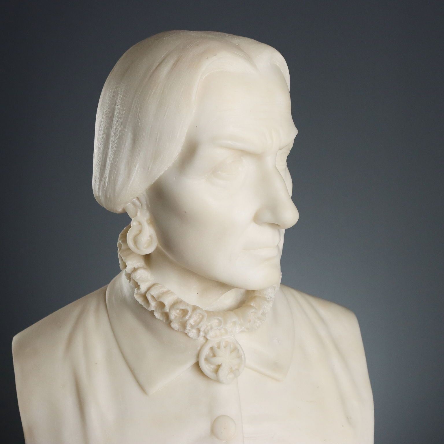 Buste d'époque de noble dame en marbre blanc, Italie, XIXe siècle photo for sale