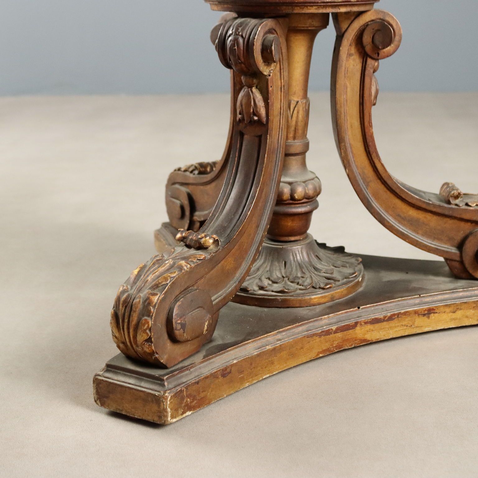 Woonaccessoires Kandelaar Neoclassicistisch Hout IJzer Italië 19e eeuw photo
