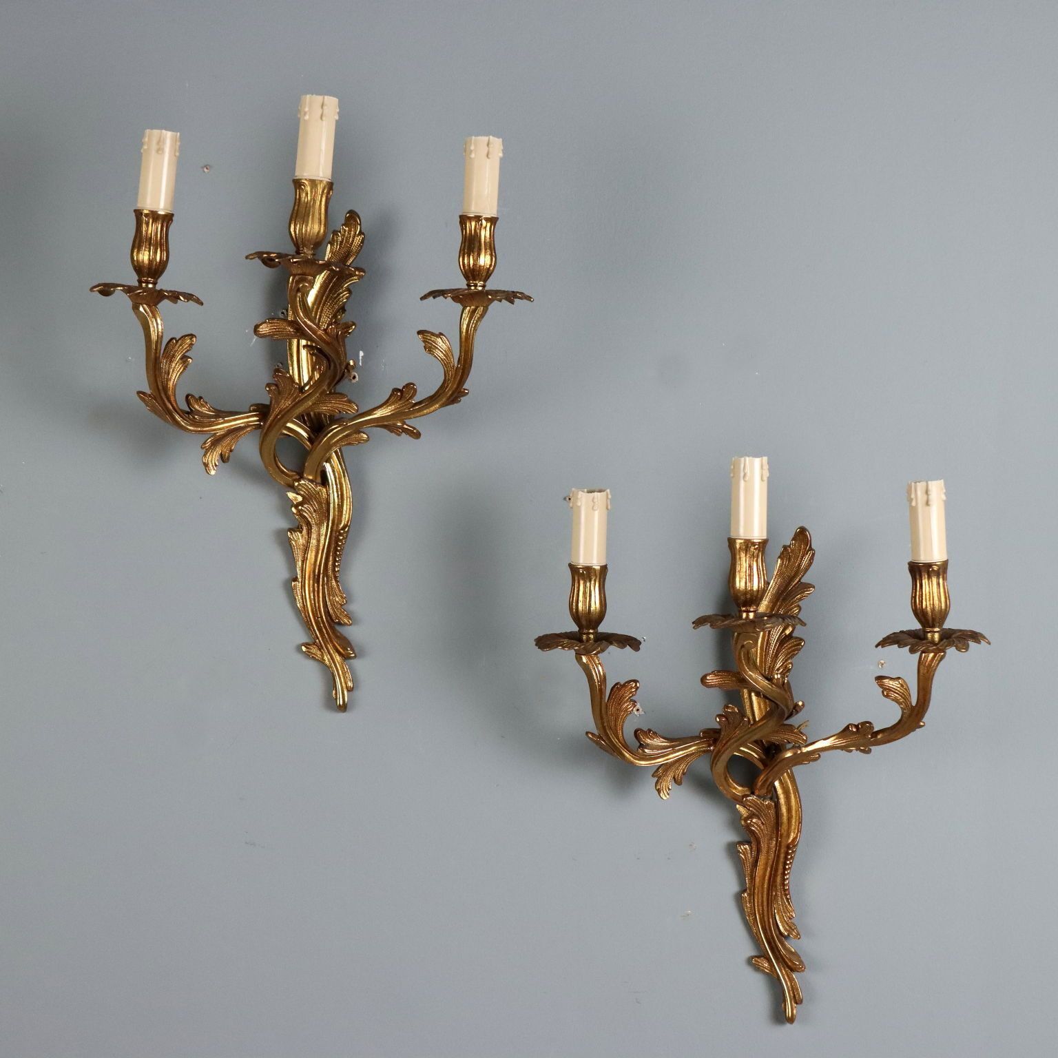 Paire d'appliques murales en bronze, Italie, début du XXe siècle