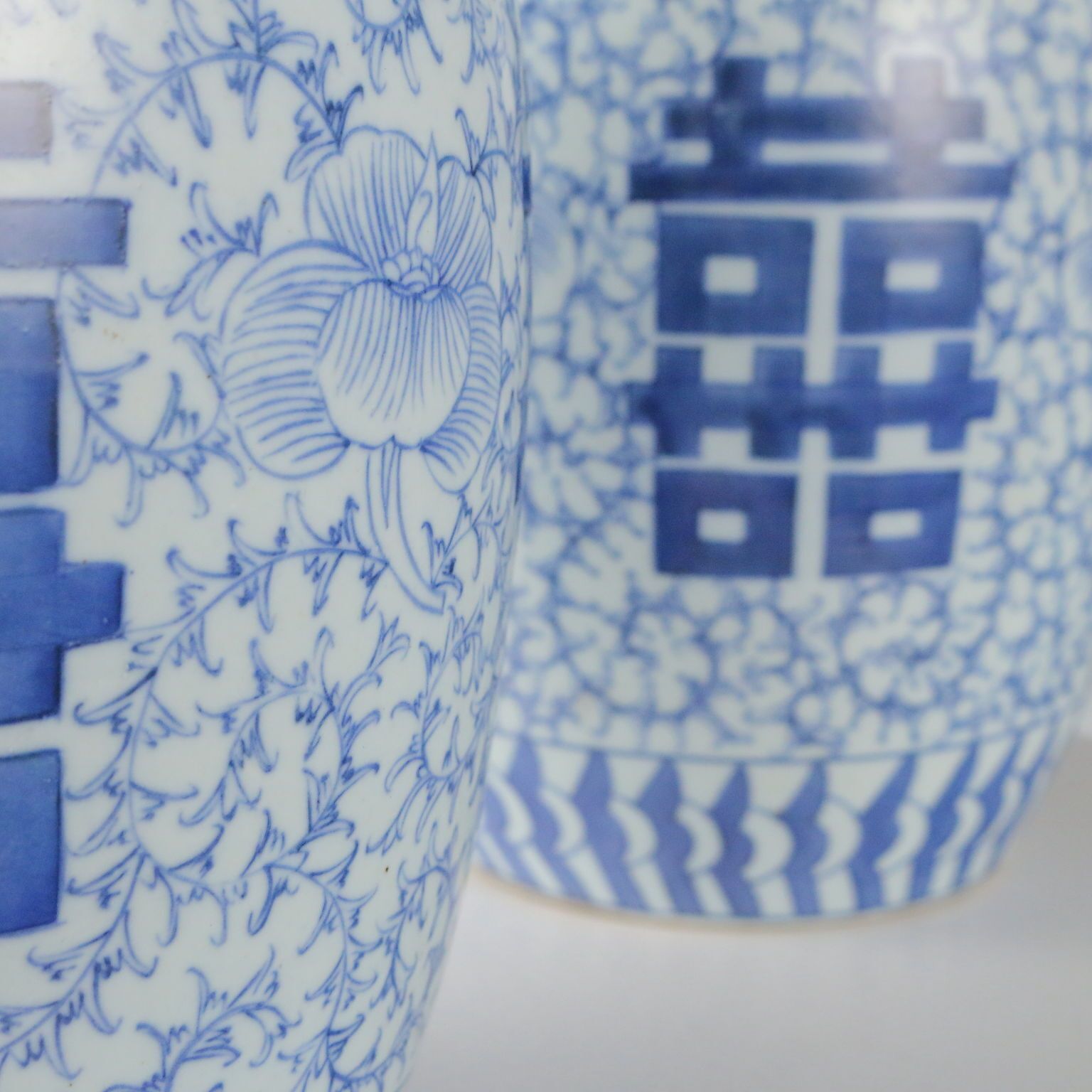 Paire de pots à gingembre à couvercle en porcelaine photo Décoration
