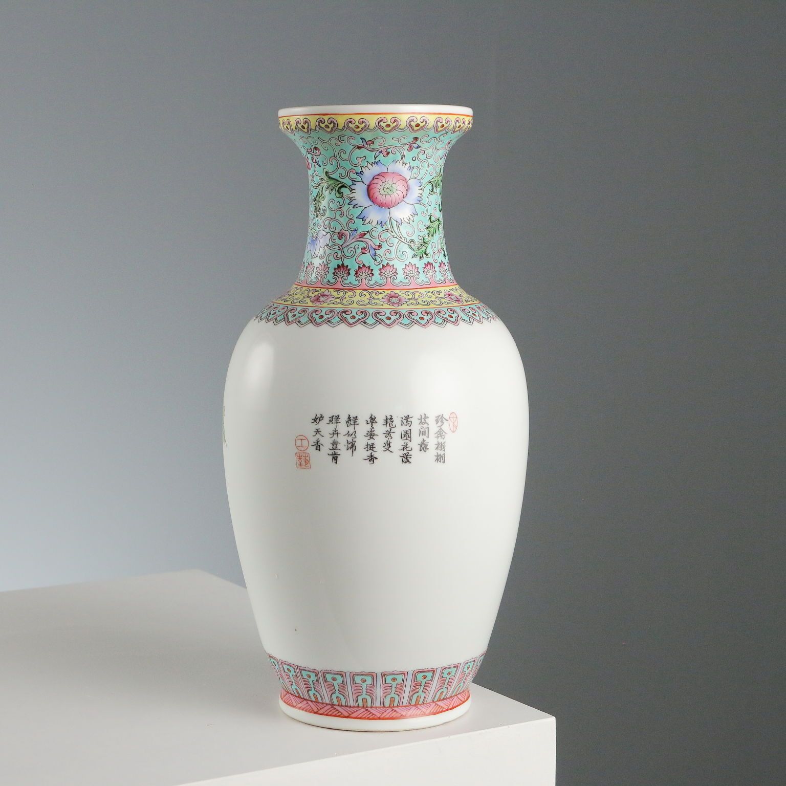 Vaso In Porcellana Cinese photo furniture
