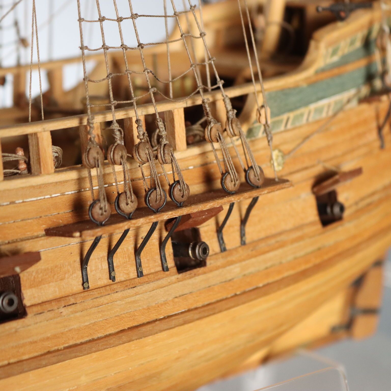 Antiek houten schip in plexiglassenkoffer, handgemaakt, 20e eeuw photo buy