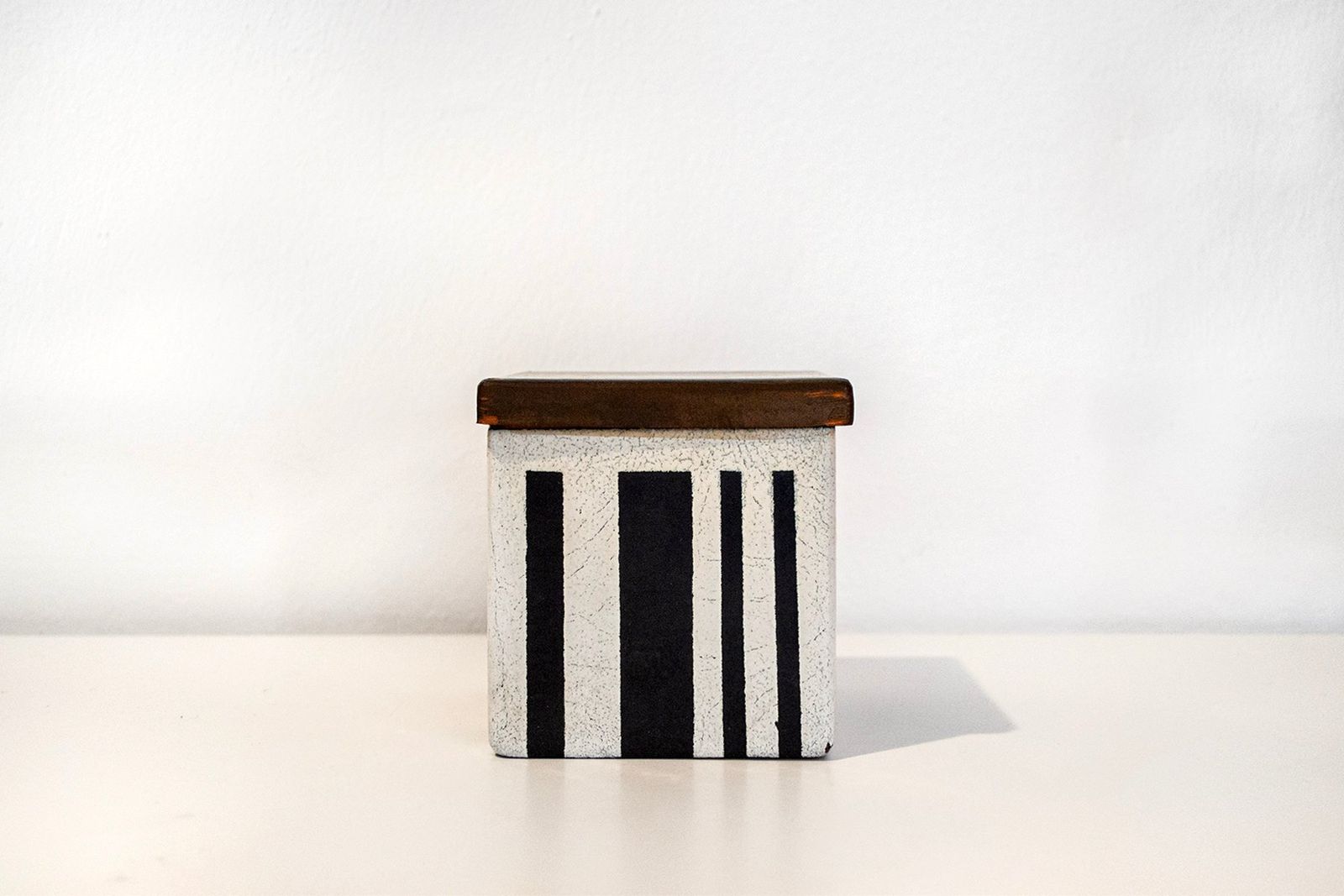Geëmailleerde koperen doos, Italië, jaren 1970 photo furniture