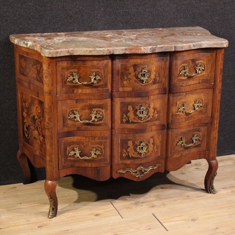 Commode française à marqueterie de style Louis XV, XXe siècle