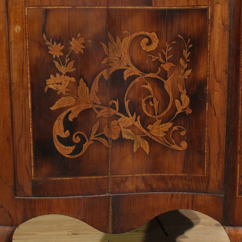 Commode française à marqueterie de style Louis XV, XXe siècle photo 2800.0